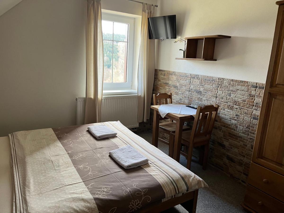 Hotel Na Planyrce Paseky nad Jizerou Esterno foto