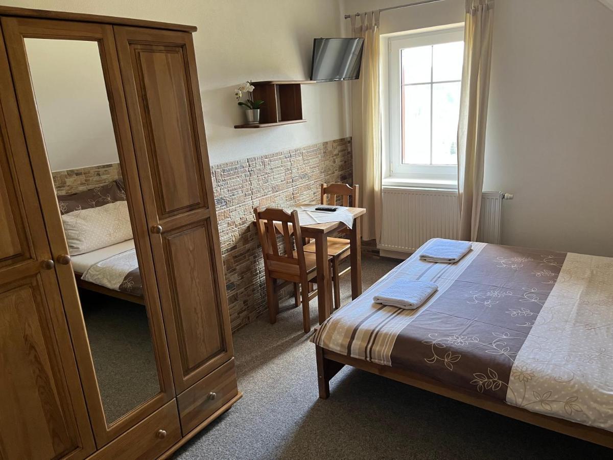 Hotel Na Planyrce Paseky nad Jizerou Esterno foto
