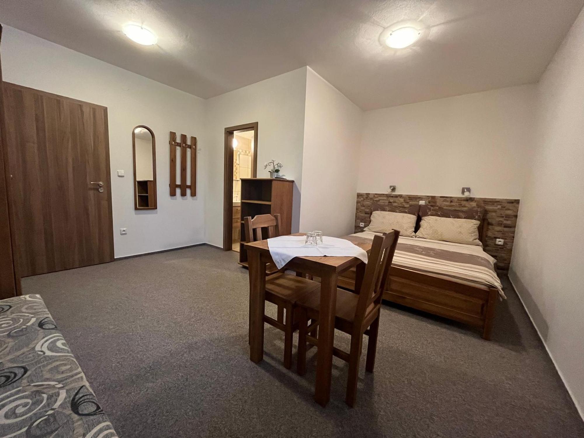 Hotel Na Planyrce Paseky nad Jizerou Esterno foto